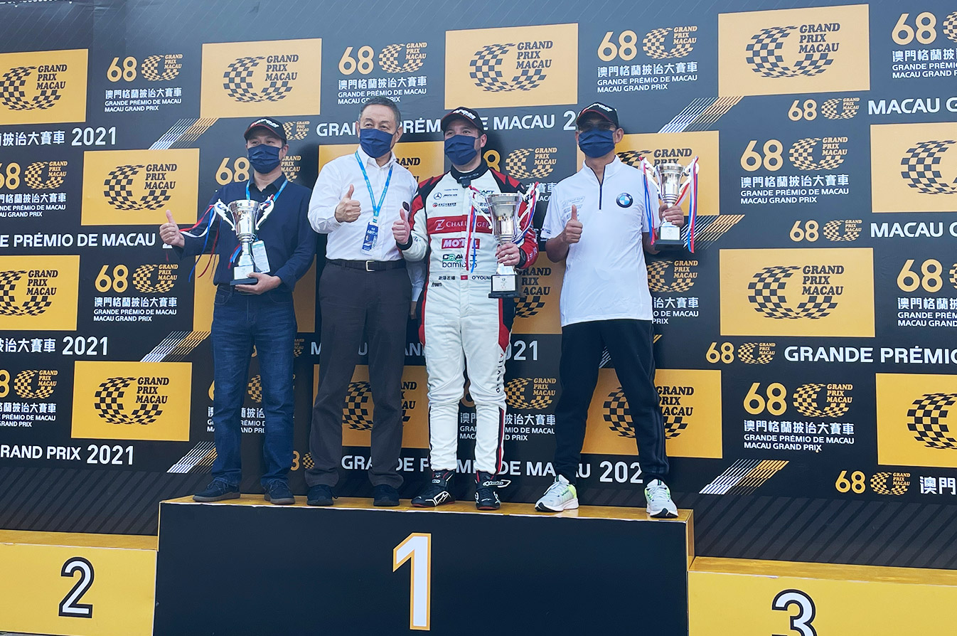 Traditional Supercar in a New Look Traditional Supercar in a New Look